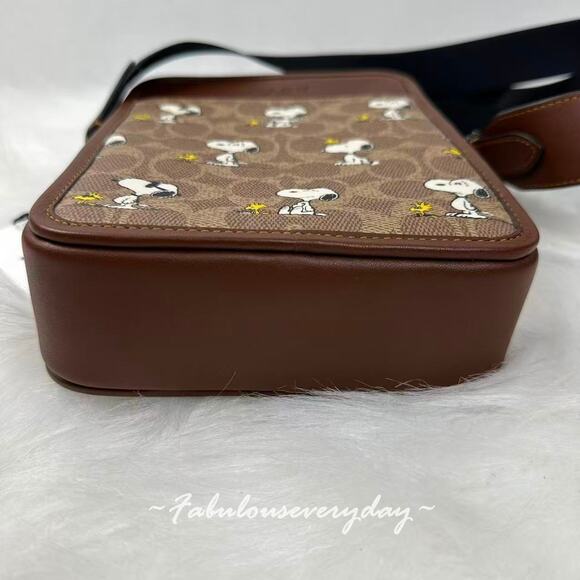 Coach X Peanuts Men's Sullivan Crossbody Bag With Snoopy Print In Tan CBK48 NWT - Picture 8 of 9